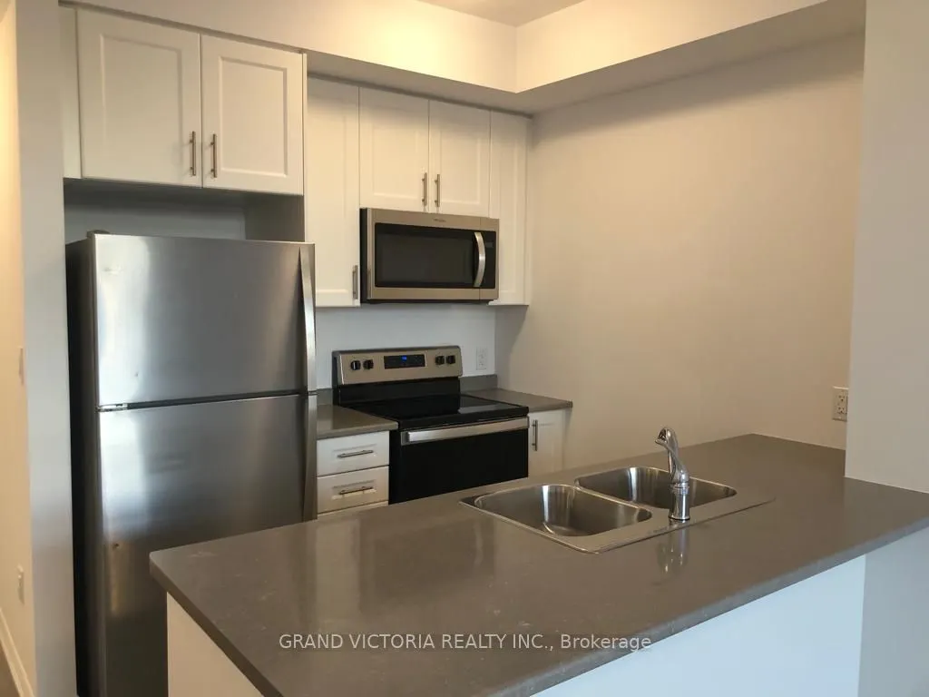 460 Dundas Street E #212