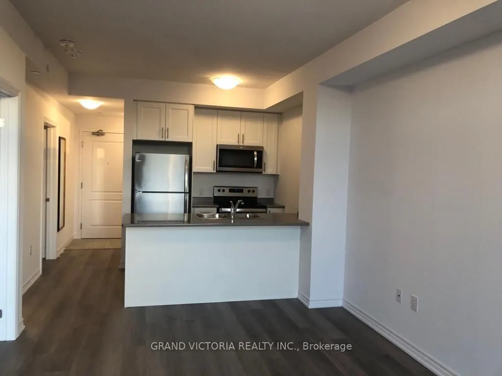 460 Dundas Street E #212