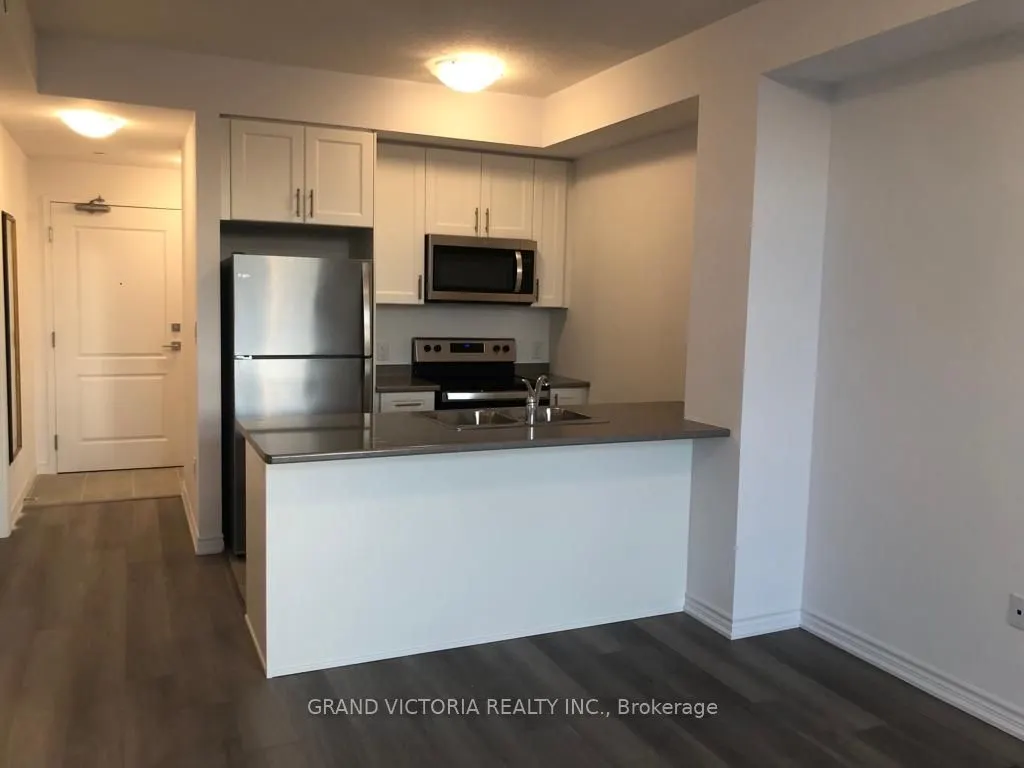 460 Dundas Street E #212