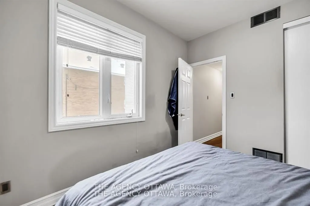 711 CHURCHILL Avenue N #203