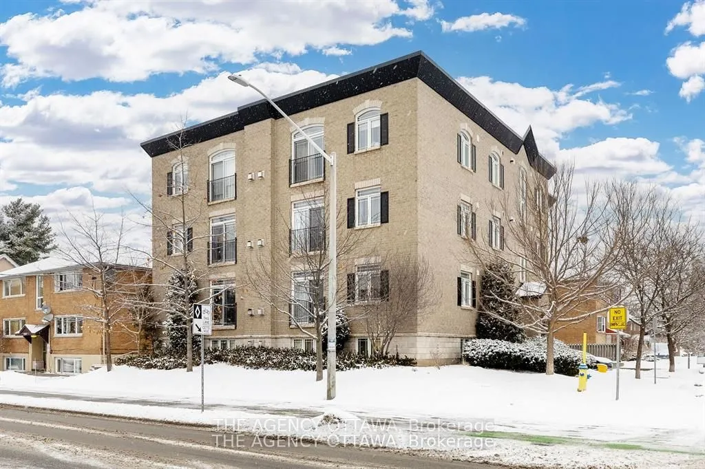 711 CHURCHILL Avenue N #203
