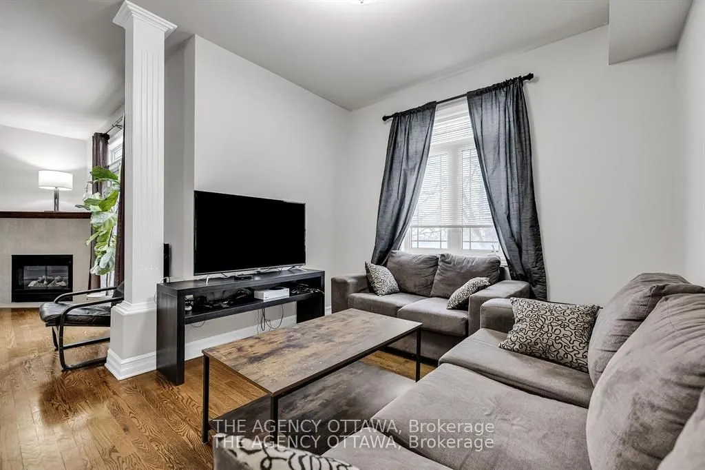 711 CHURCHILL Avenue N #203