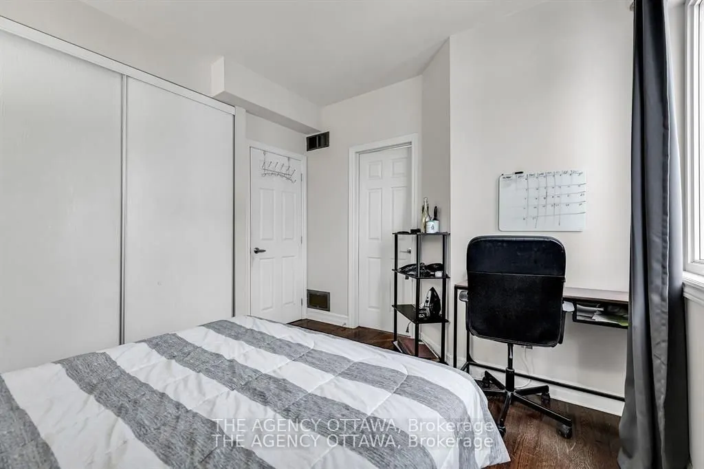 711 CHURCHILL Avenue N #203