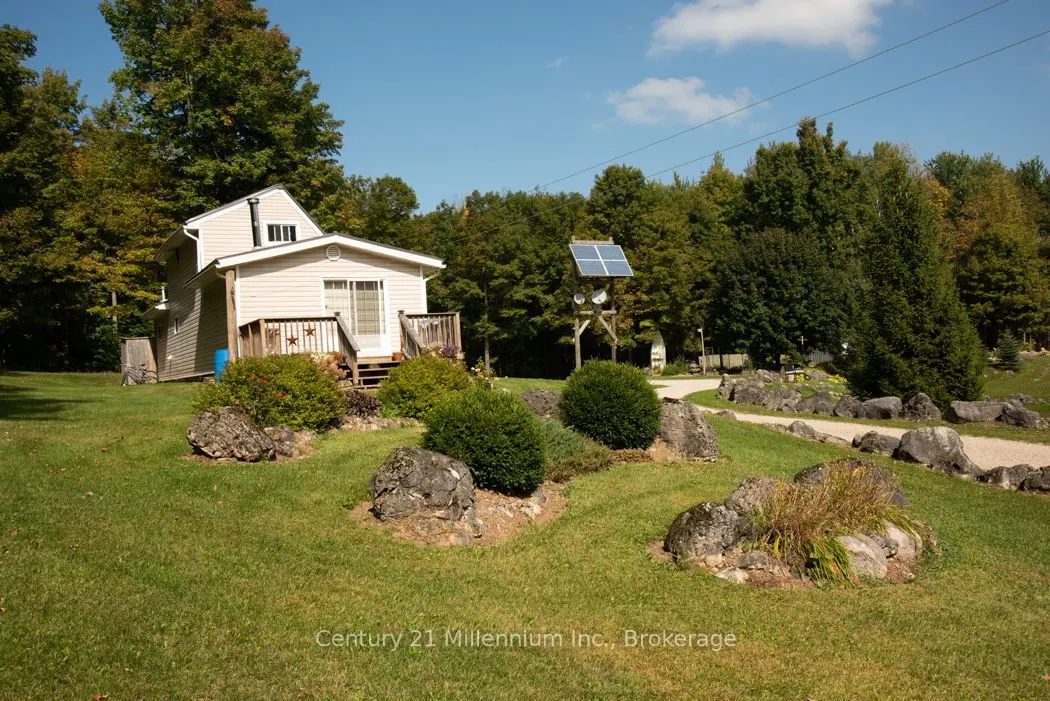 825173 Grey 40 Road