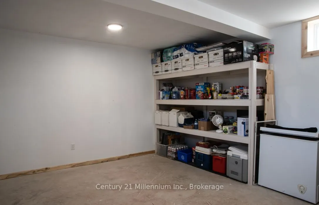 825173 Grey 40 Road