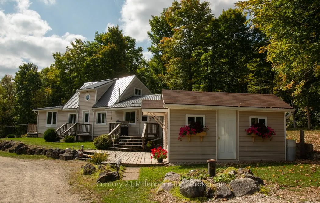 825173 Grey 40 Road