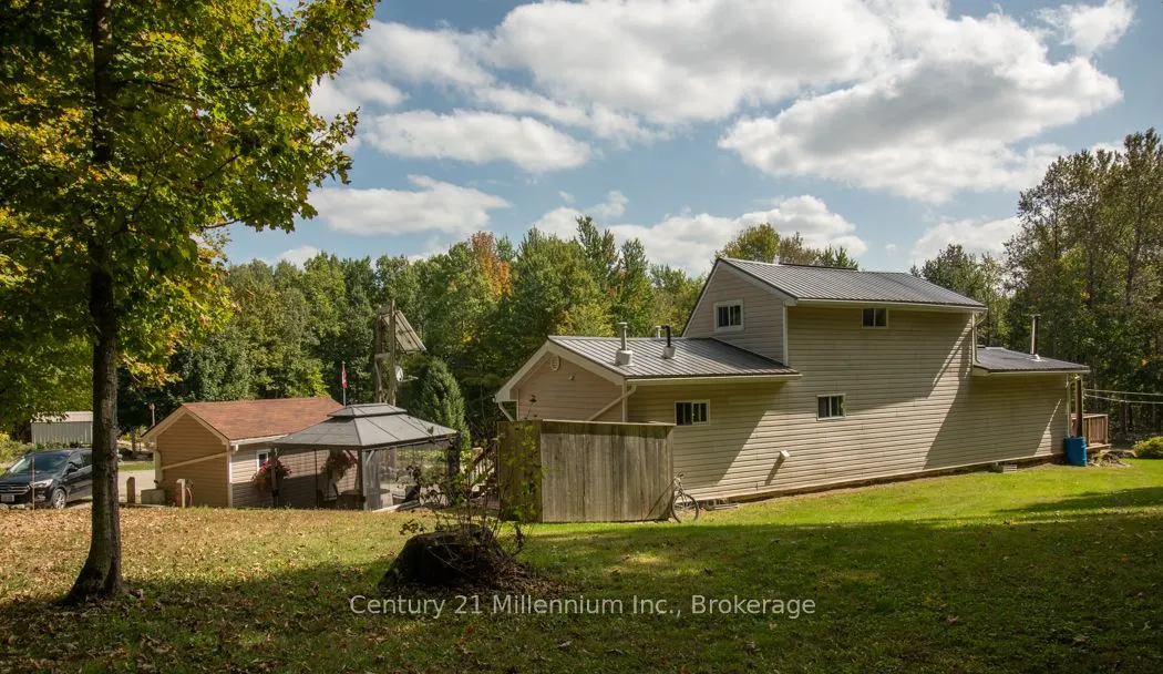 825173 Grey 40 Road