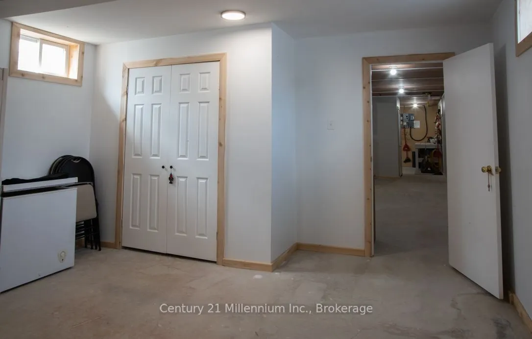 825173 Grey 40 Road