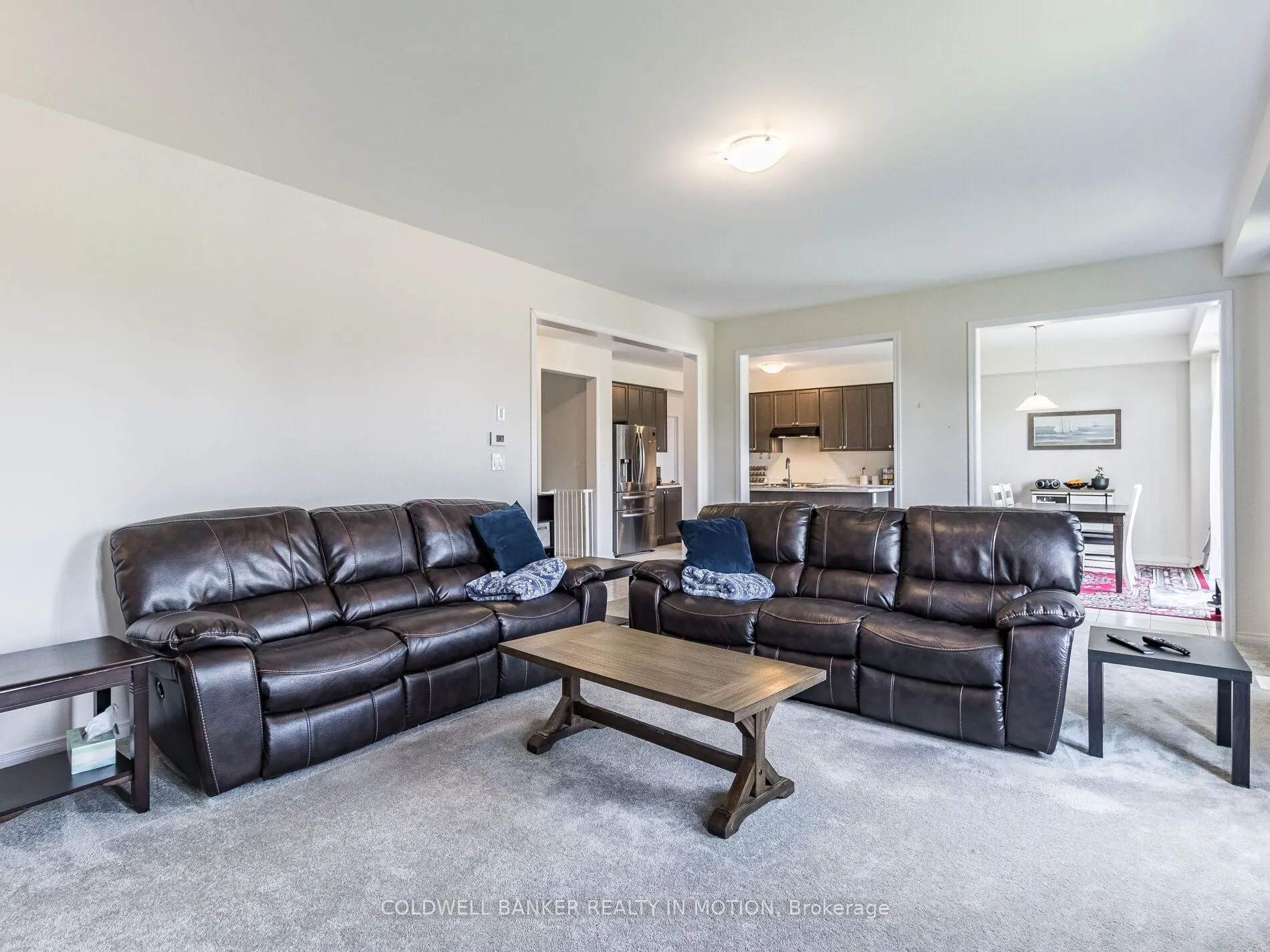 28 Esther Crescent W