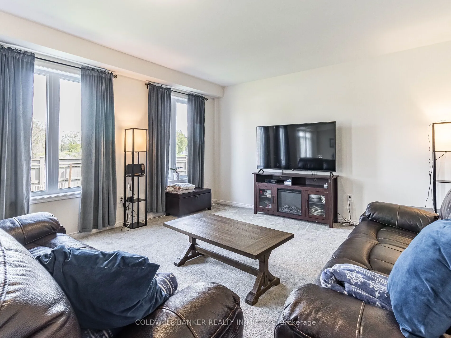 28 Esther Crescent W