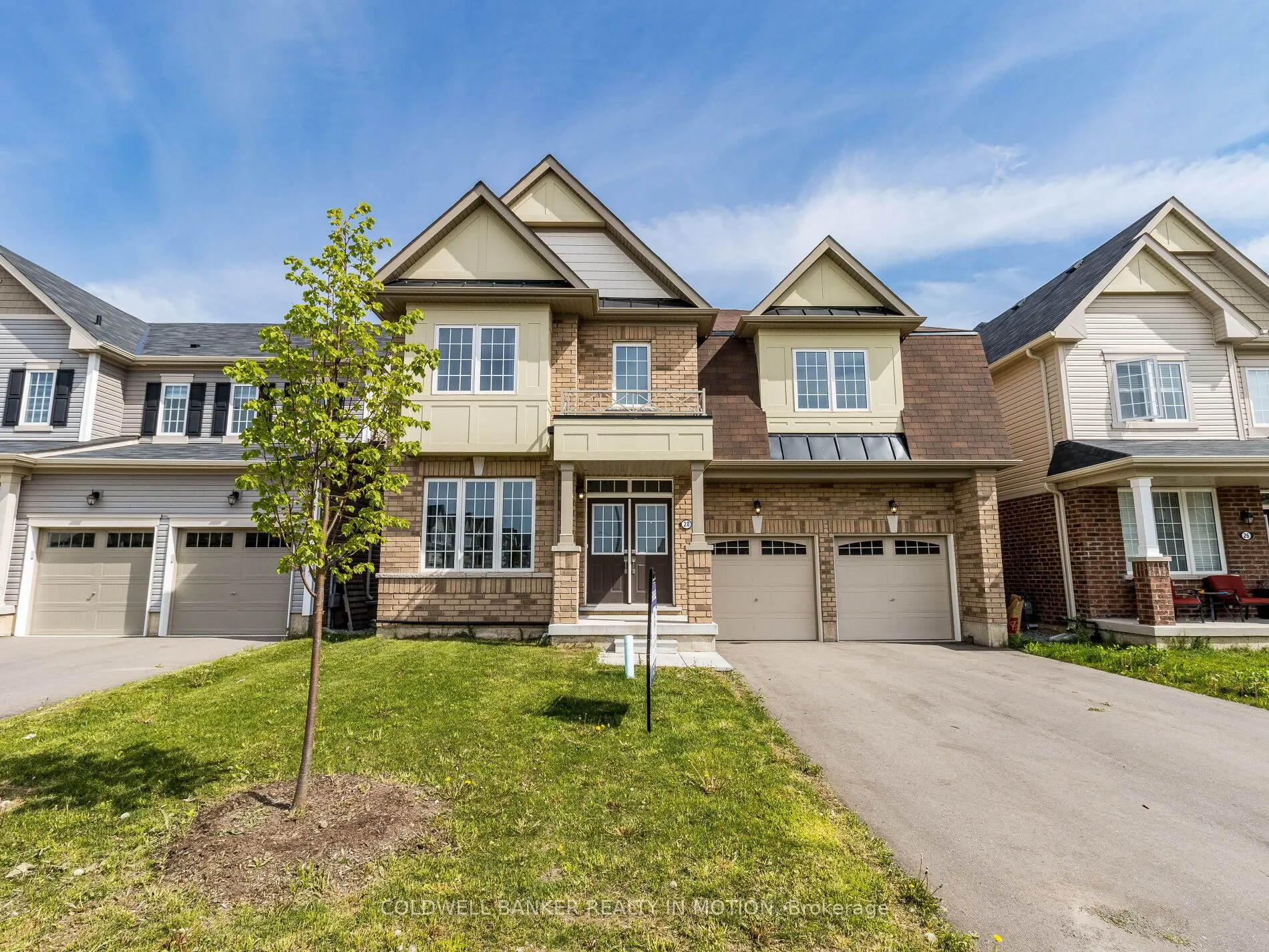 28 Esther Crescent W