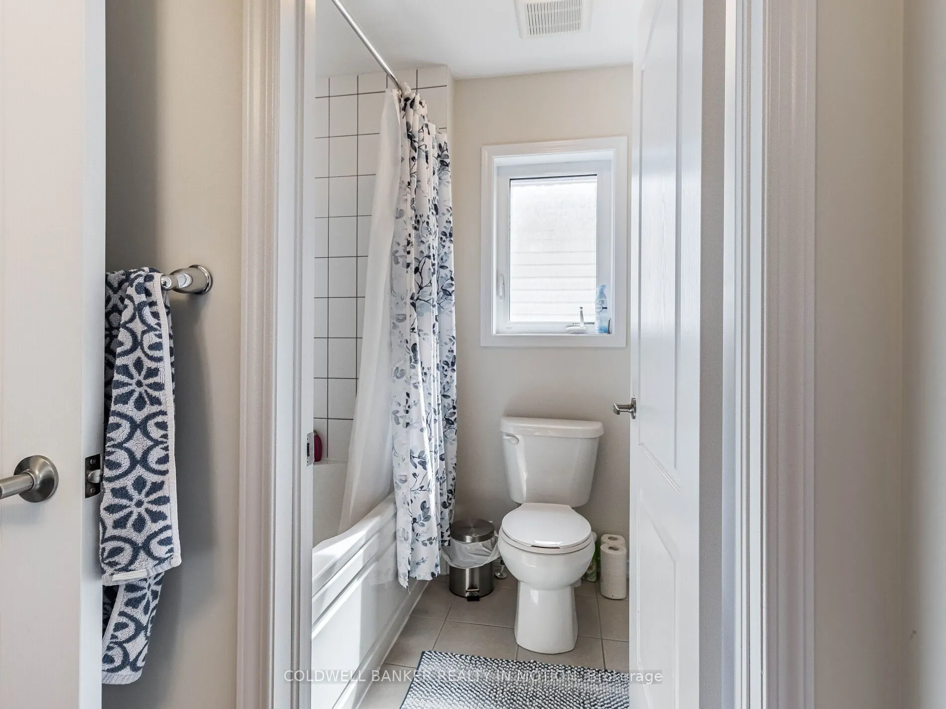 28 Esther Crescent W