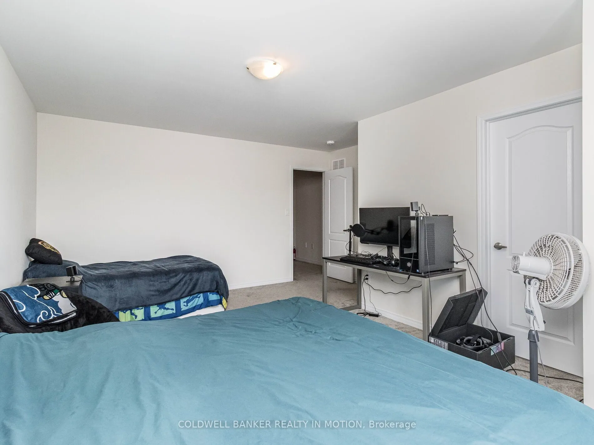 28 Esther Crescent W