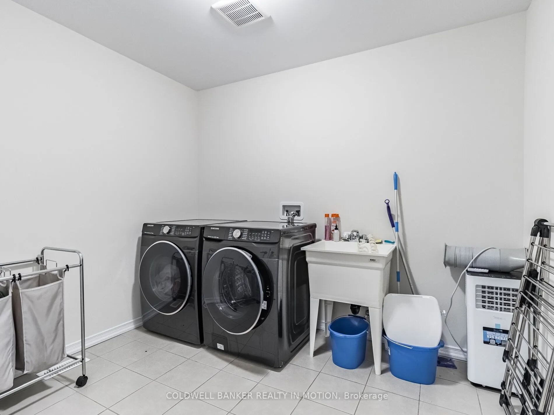 28 Esther Crescent W