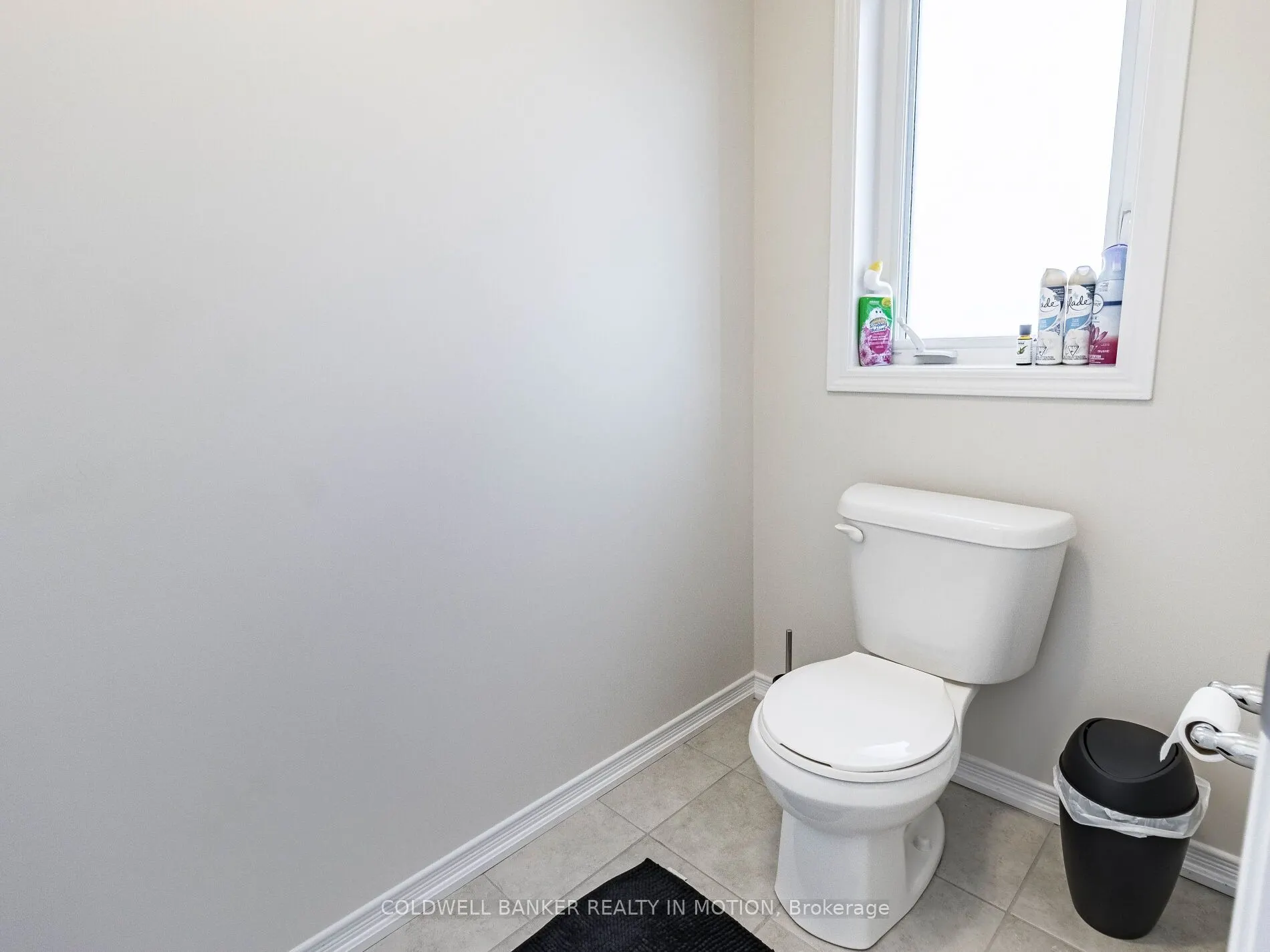 28 Esther Crescent W