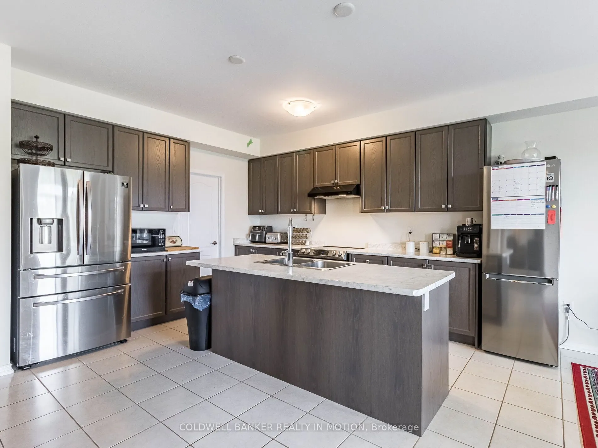 28 Esther Crescent W