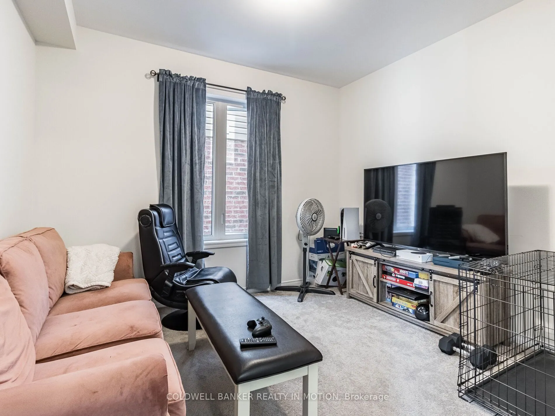 28 Esther Crescent W