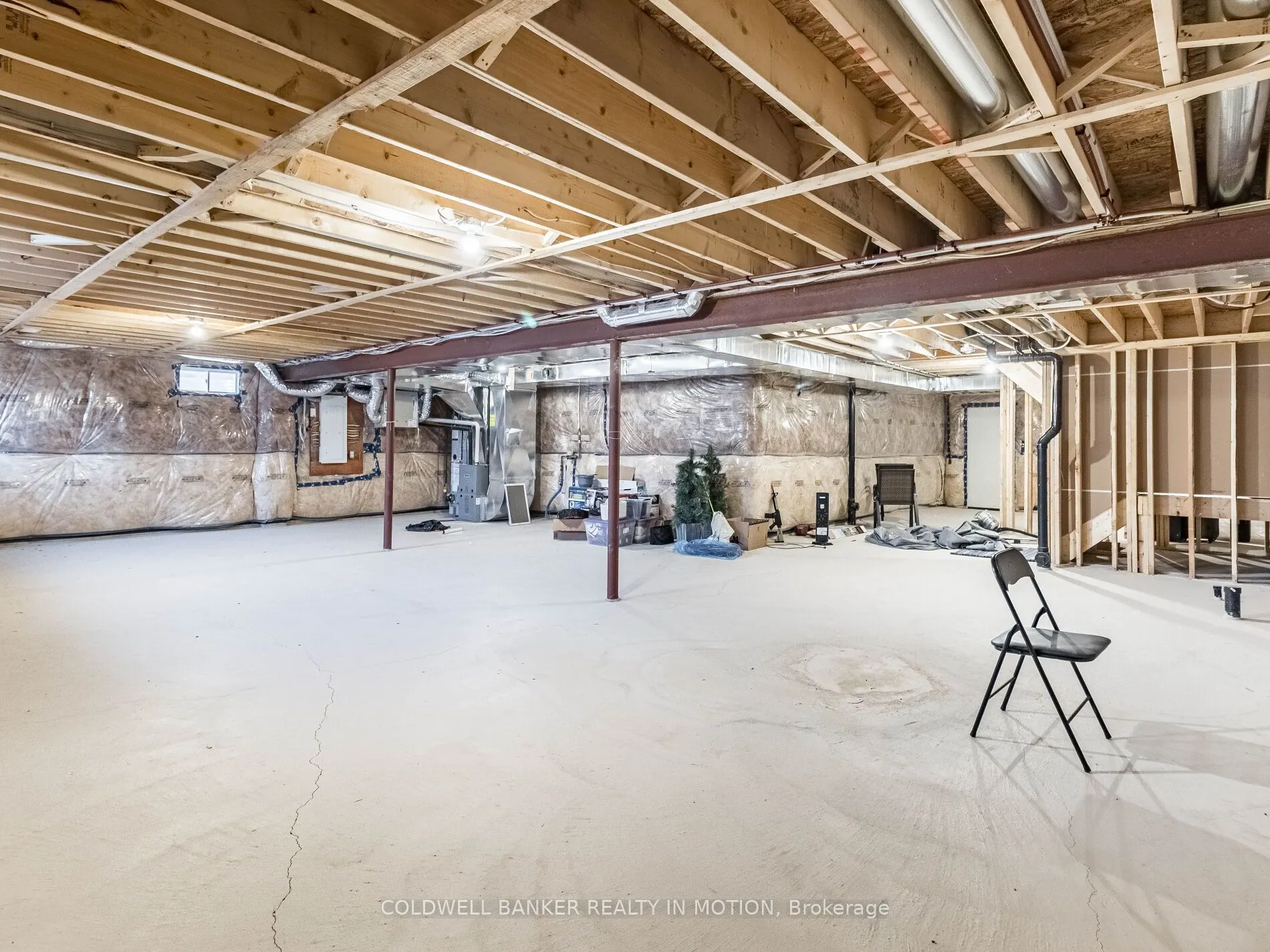 28 Esther Crescent W