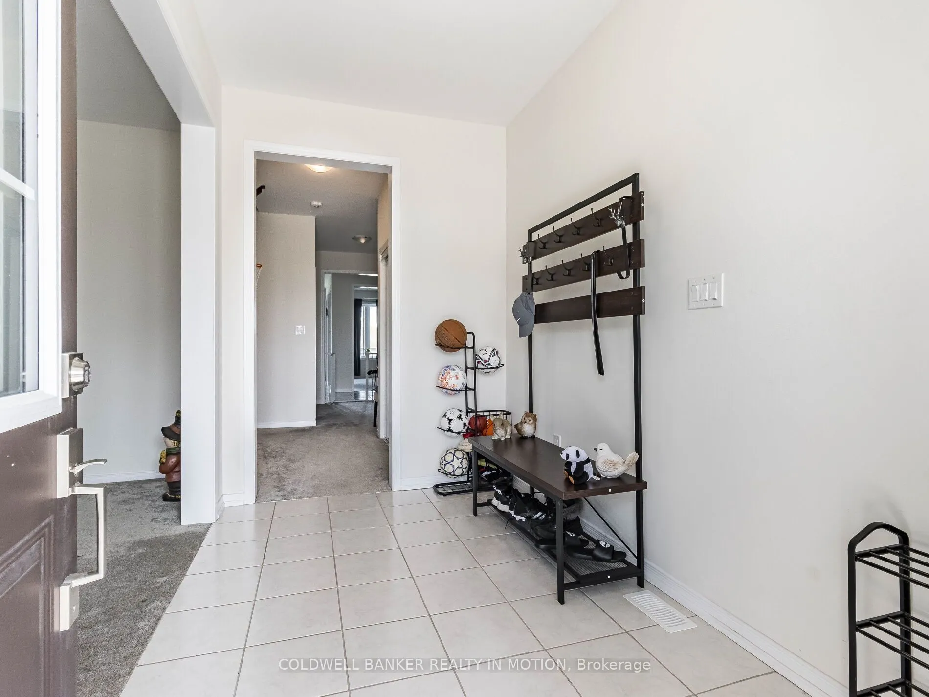 28 Esther Crescent W