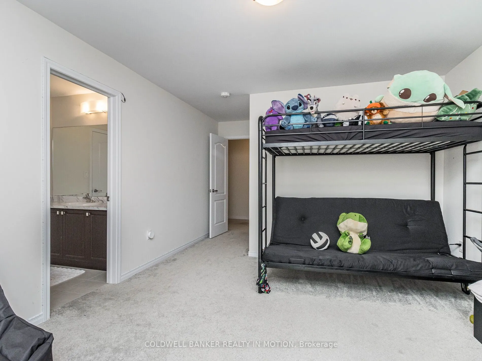 28 Esther Crescent W