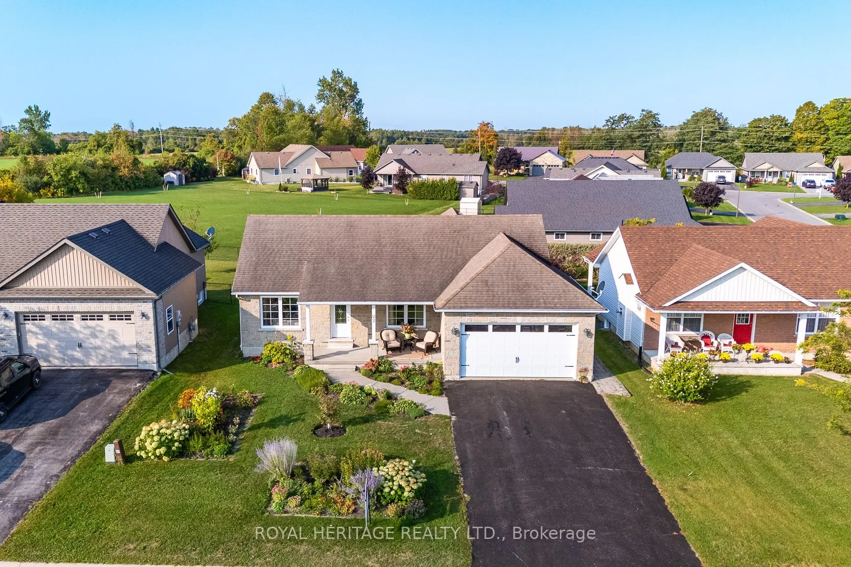 27 Cortland Crescent