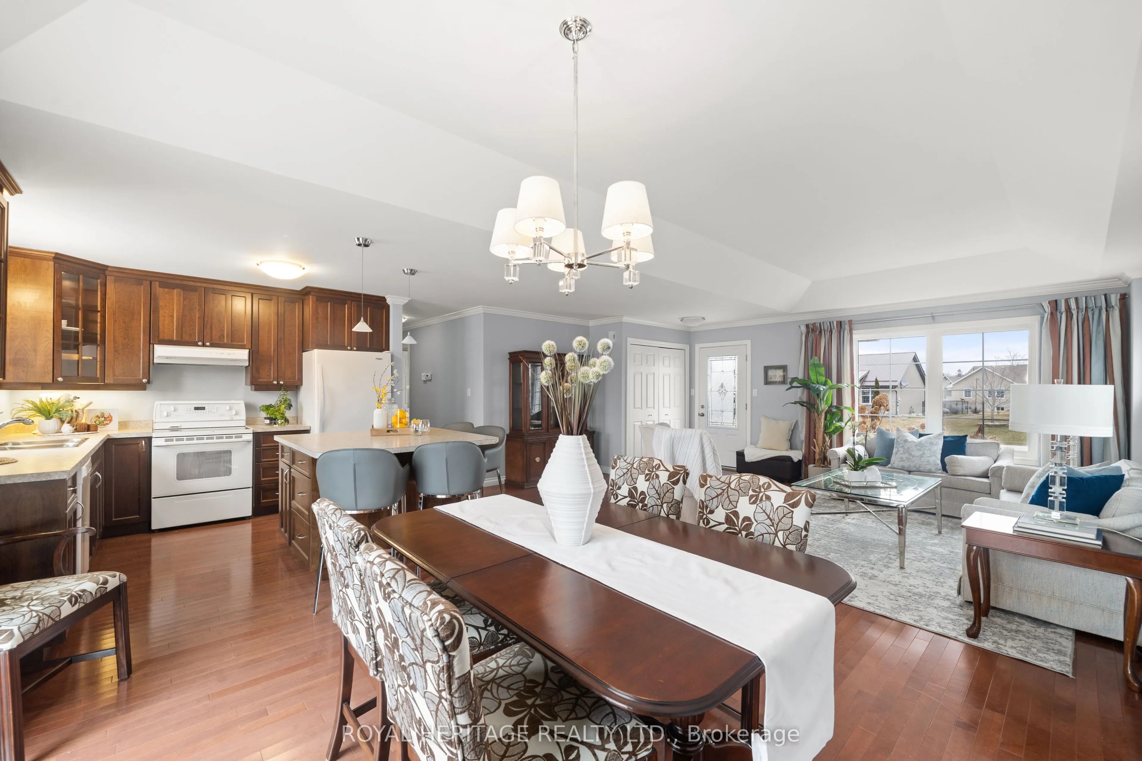 27 Cortland Crescent