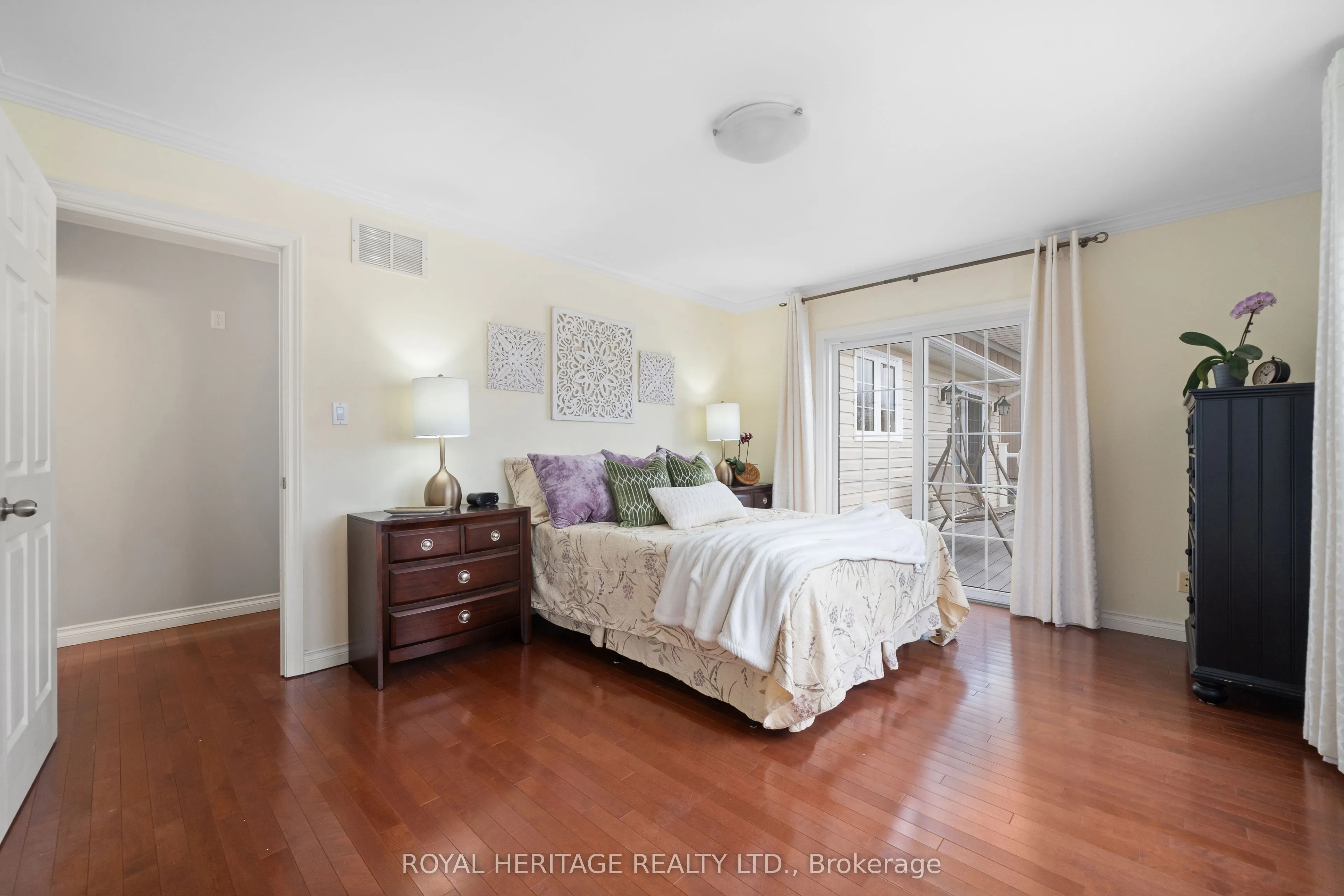 27 Cortland Crescent