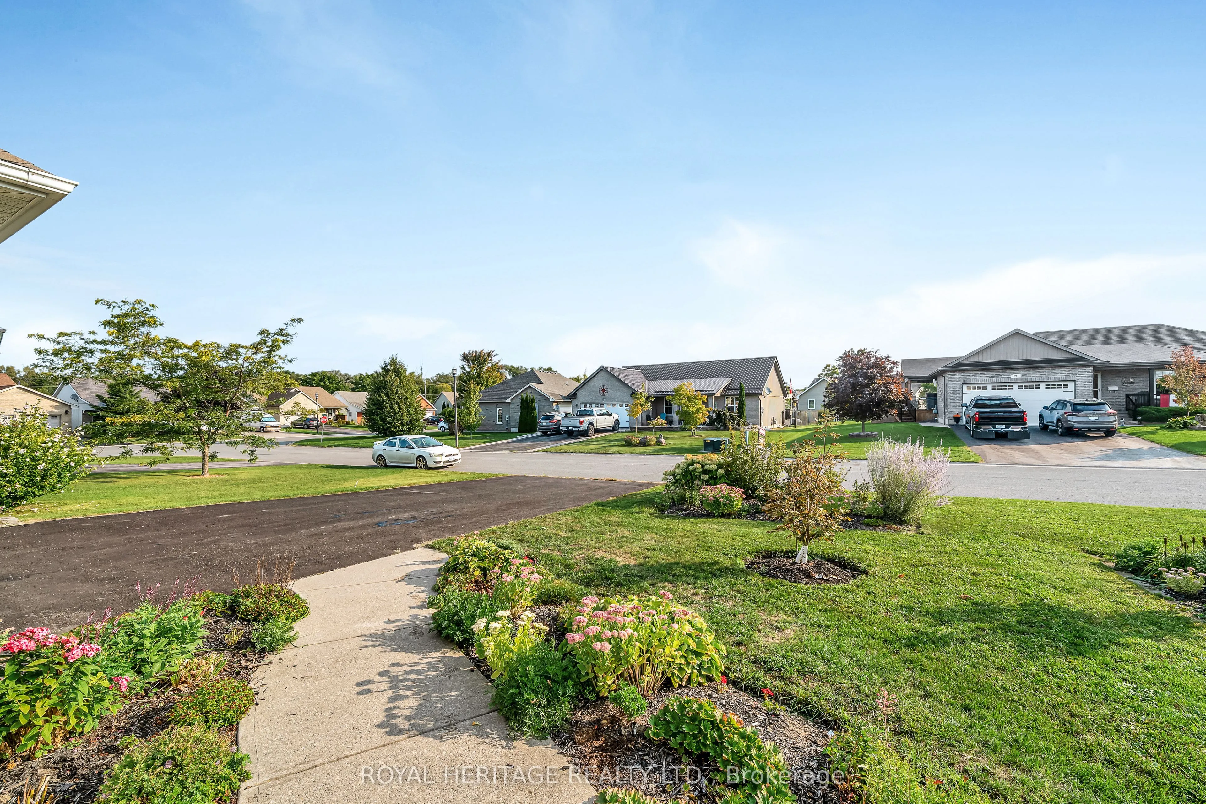 27 Cortland Crescent