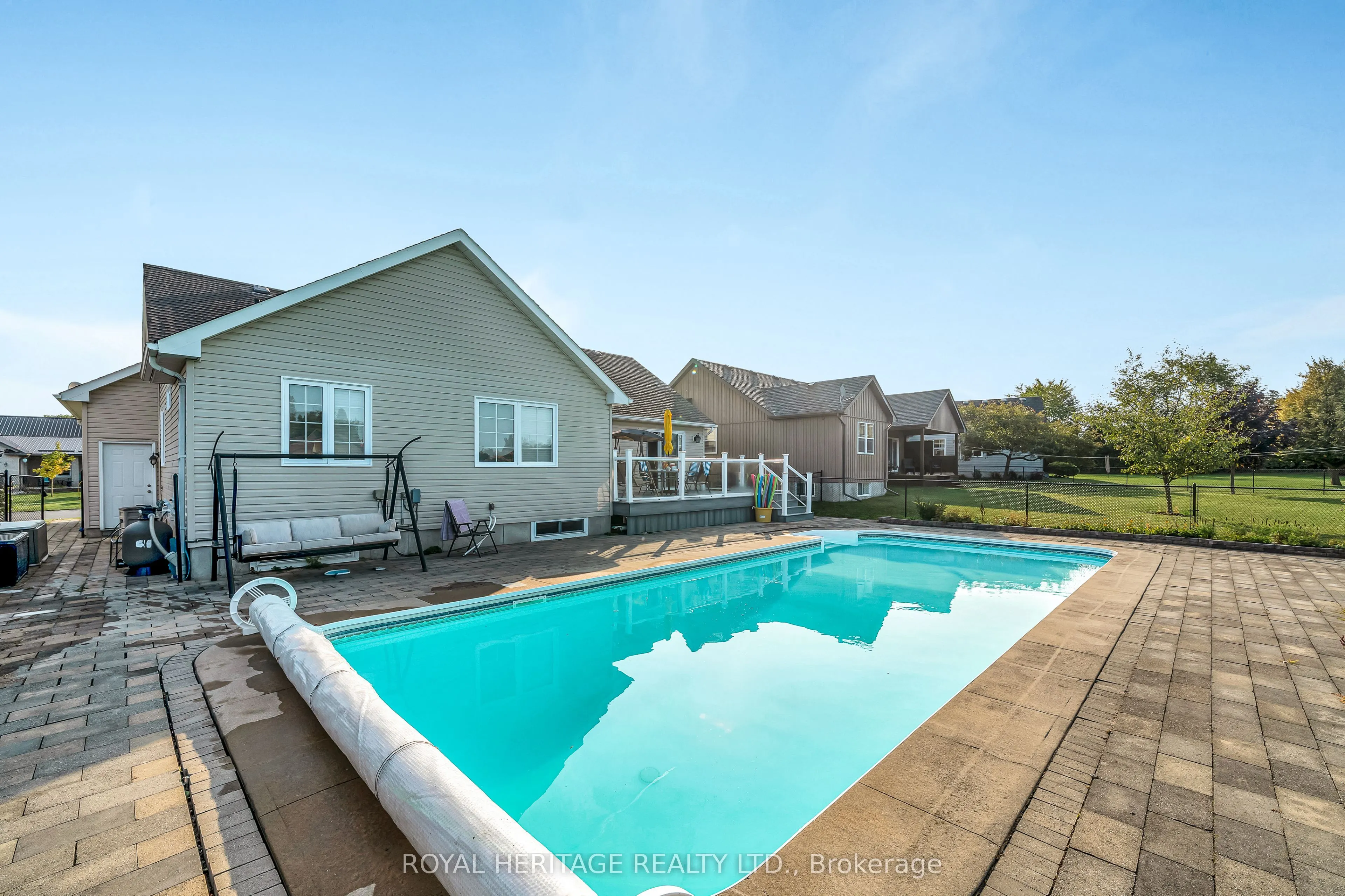 27 Cortland Crescent