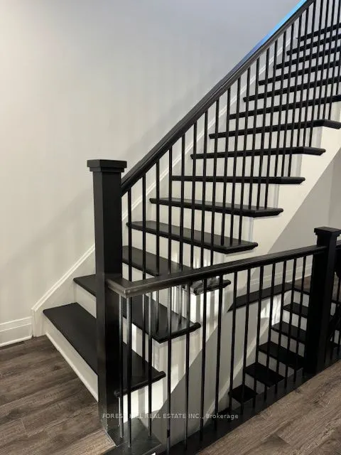 220 Collingwood Street