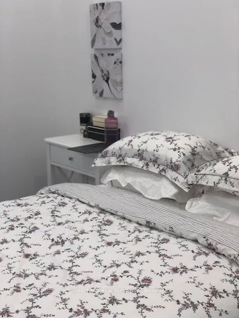 220 Collingwood Street