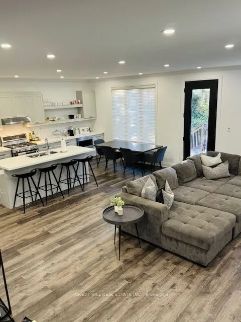 220 Collingwood Street