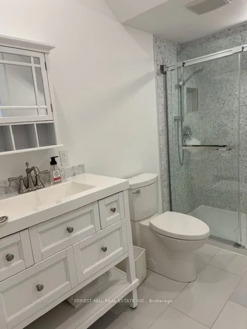 220 Collingwood Street