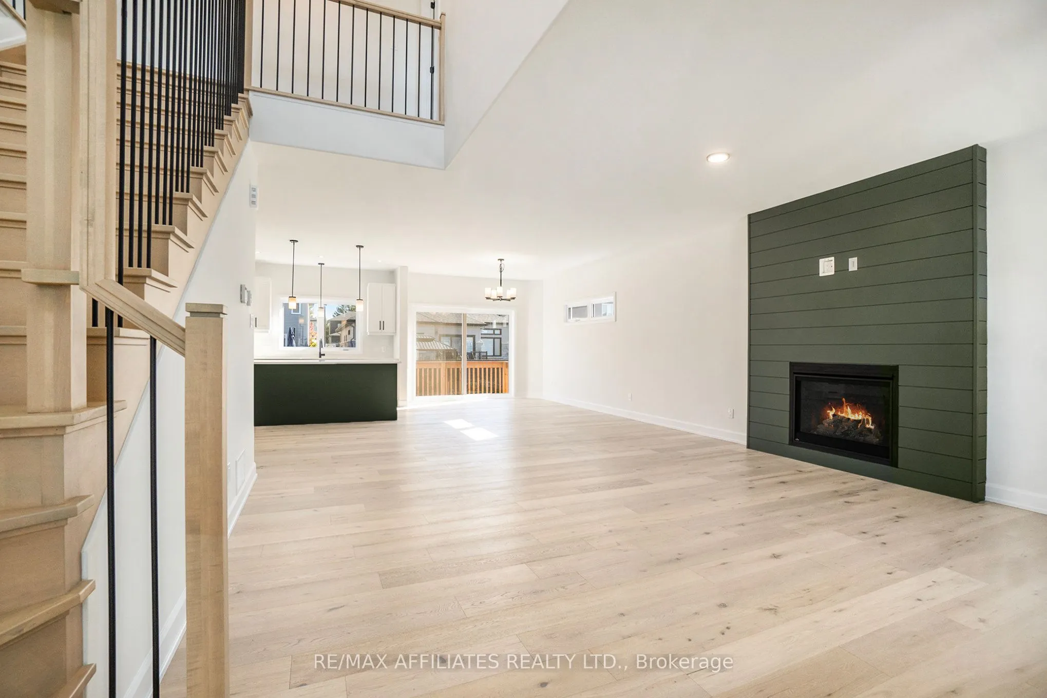 619 Geneva Crescent