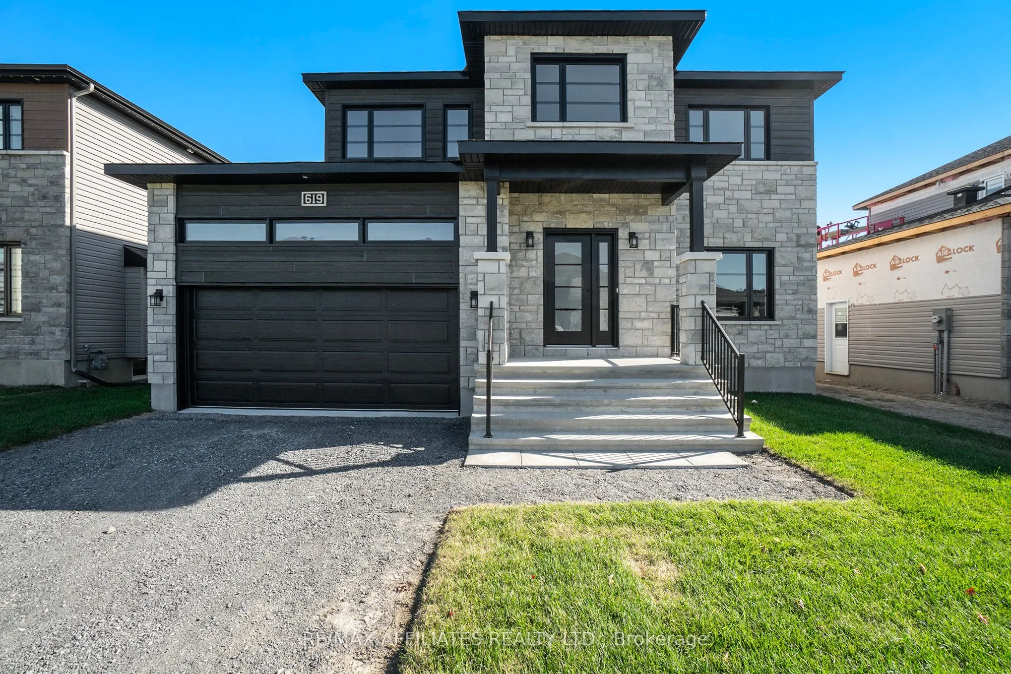 619 Geneva Crescent