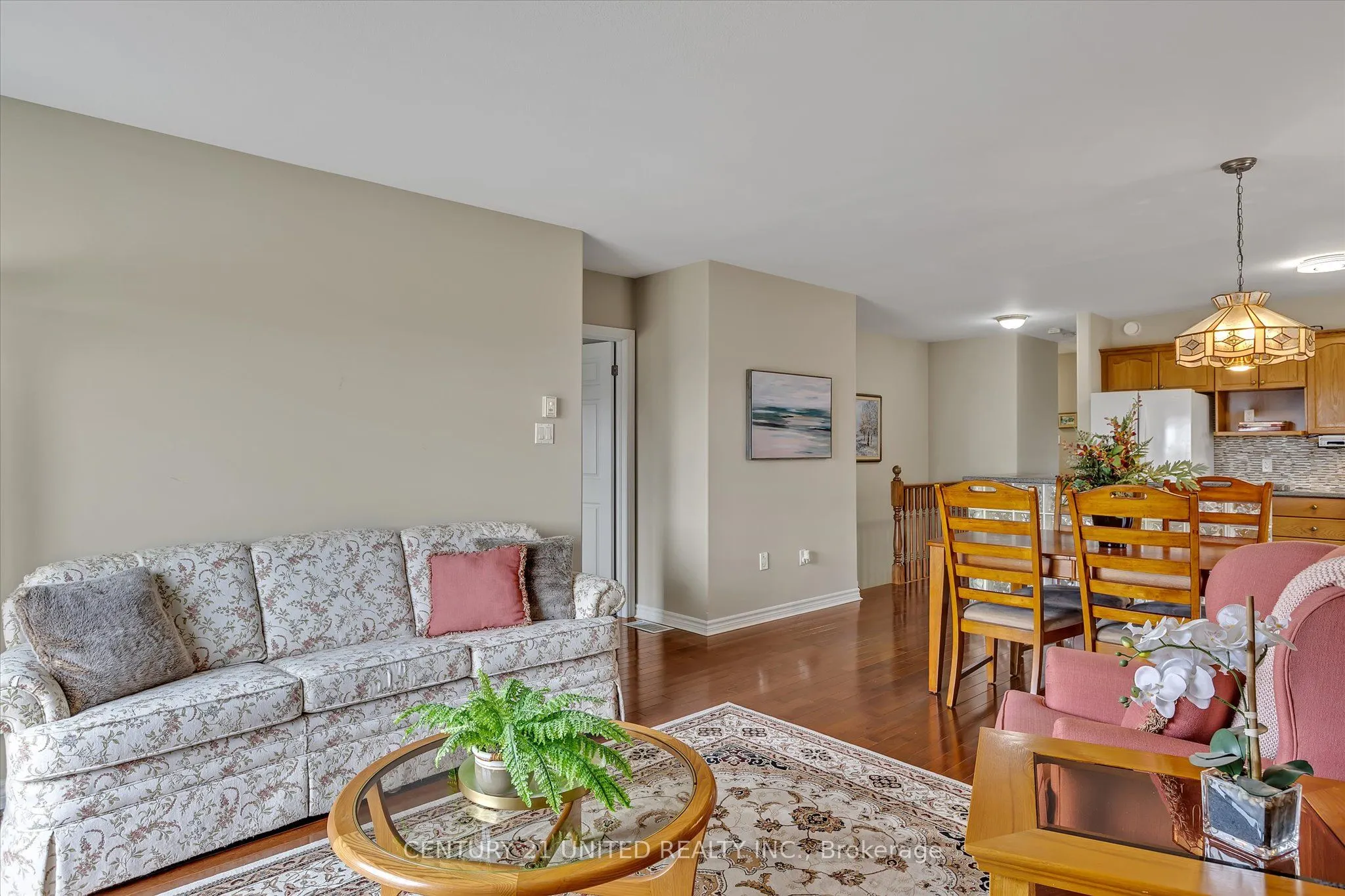 6 Village Crescent, #6