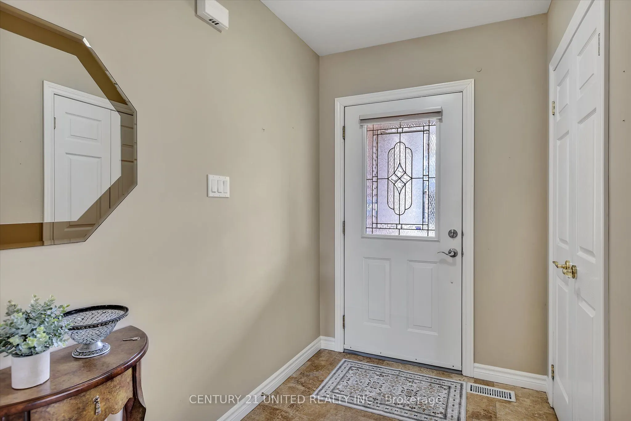 6 Village Crescent, #6