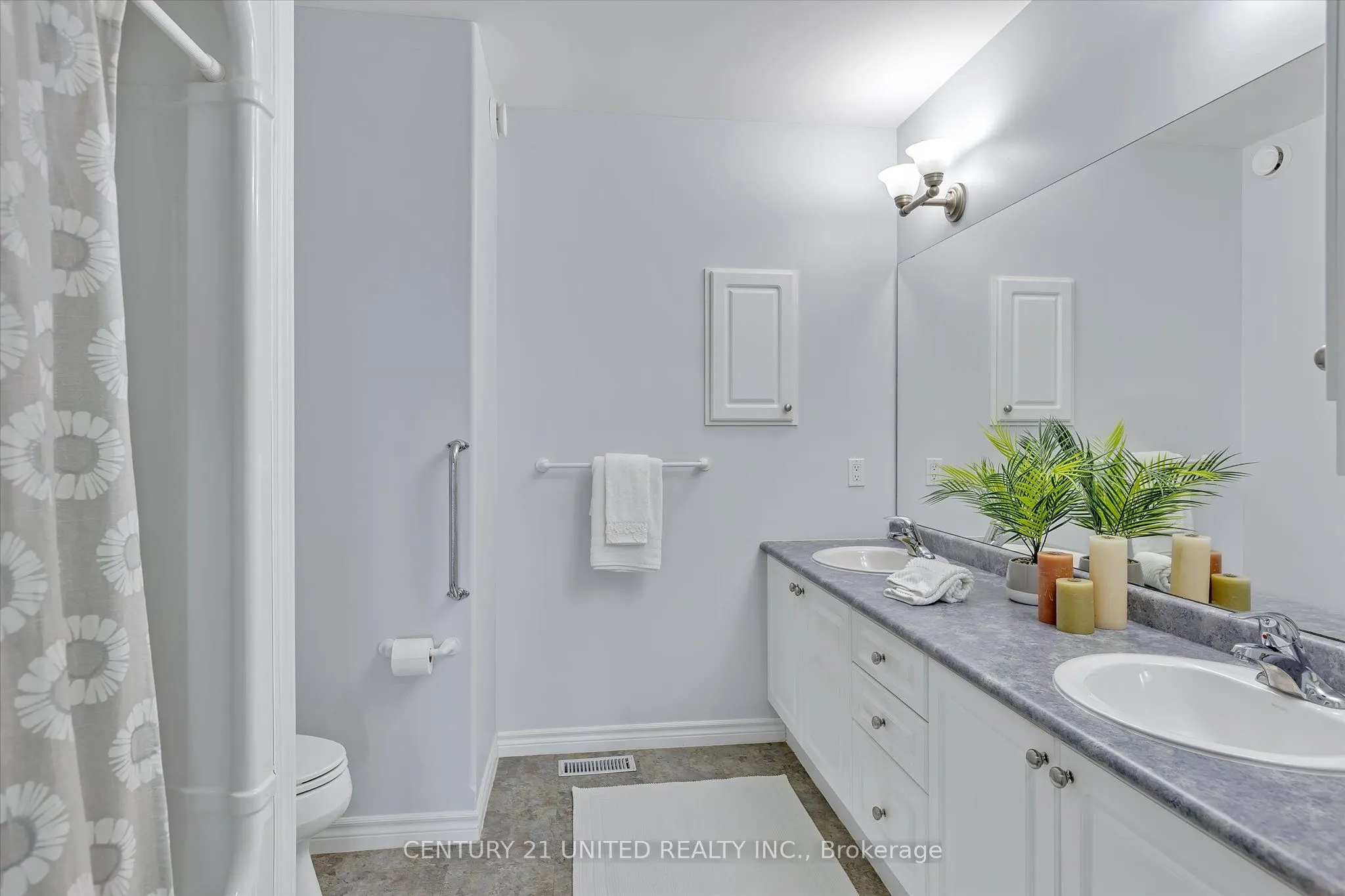 6 Village Crescent, #6
