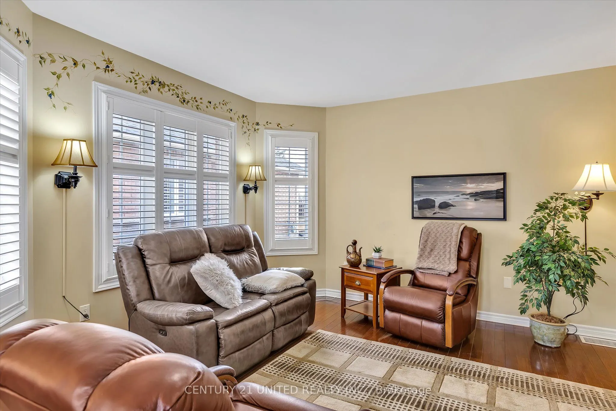 6 Village Crescent, #6