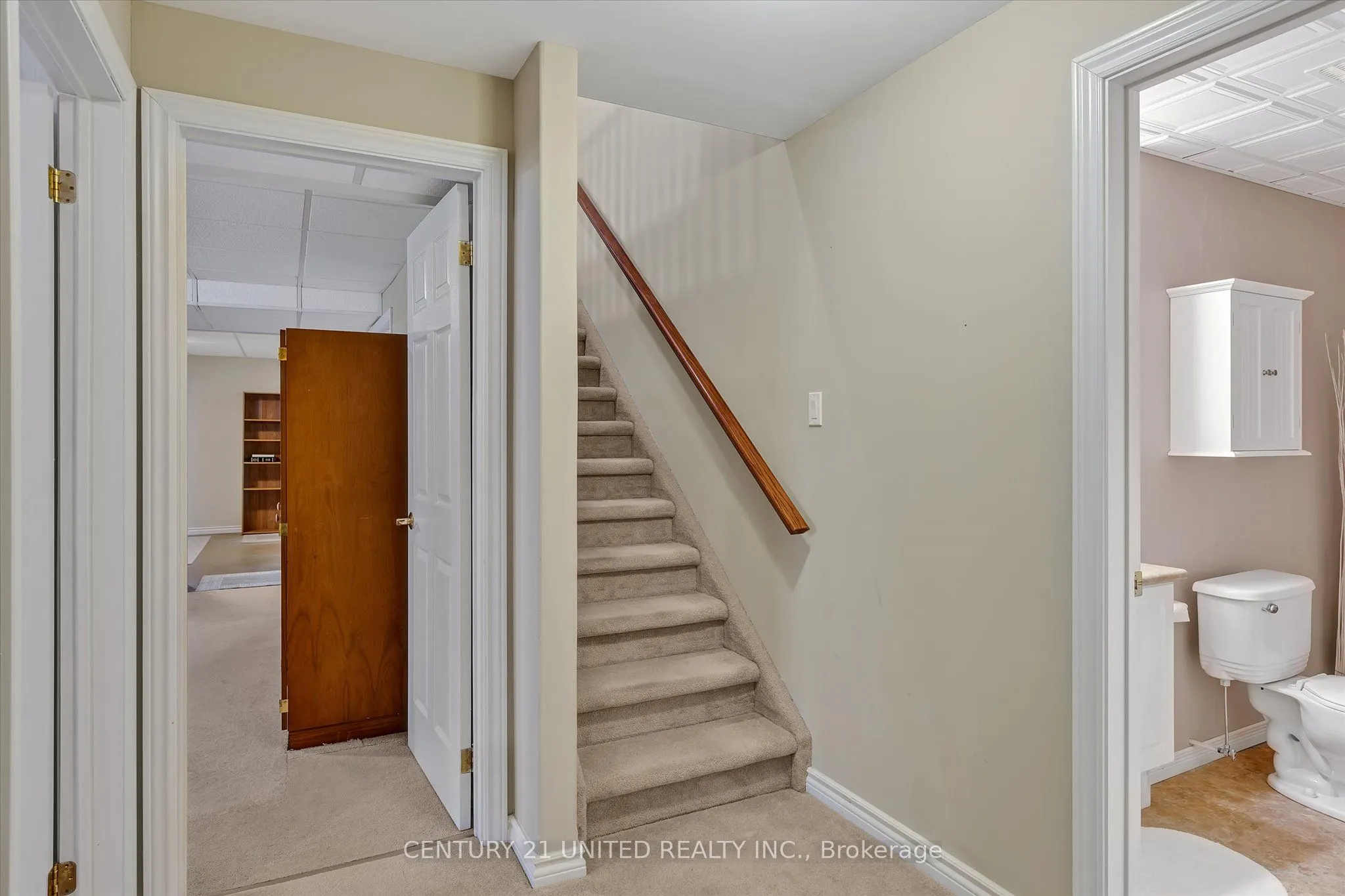 6 Village Crescent, #6