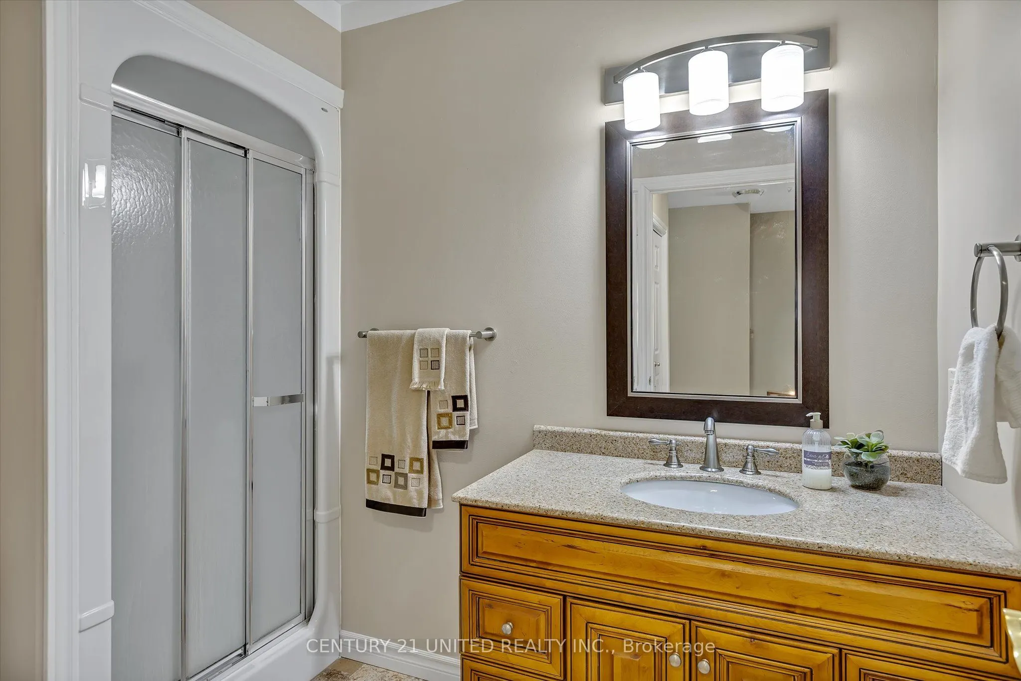 6 Village Crescent, #6