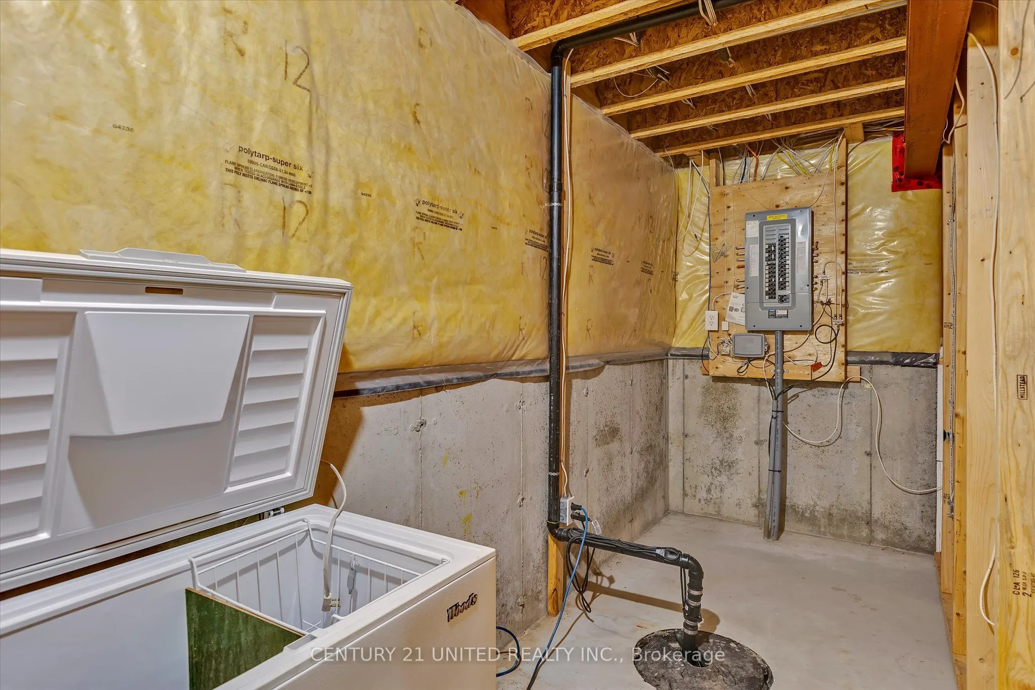 6 Village Crescent, #6