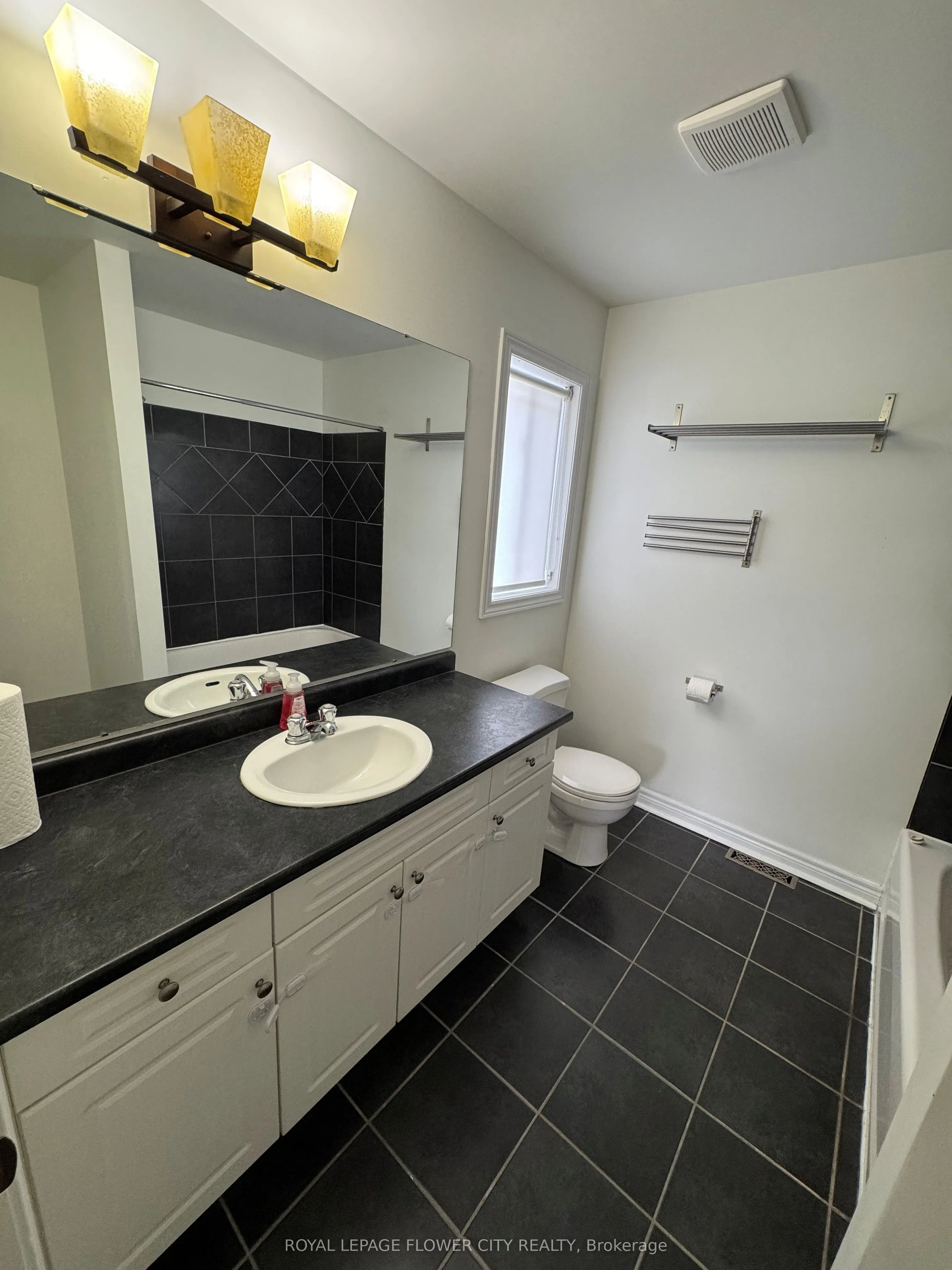 14 AVENUE EAST Avenue, #1462