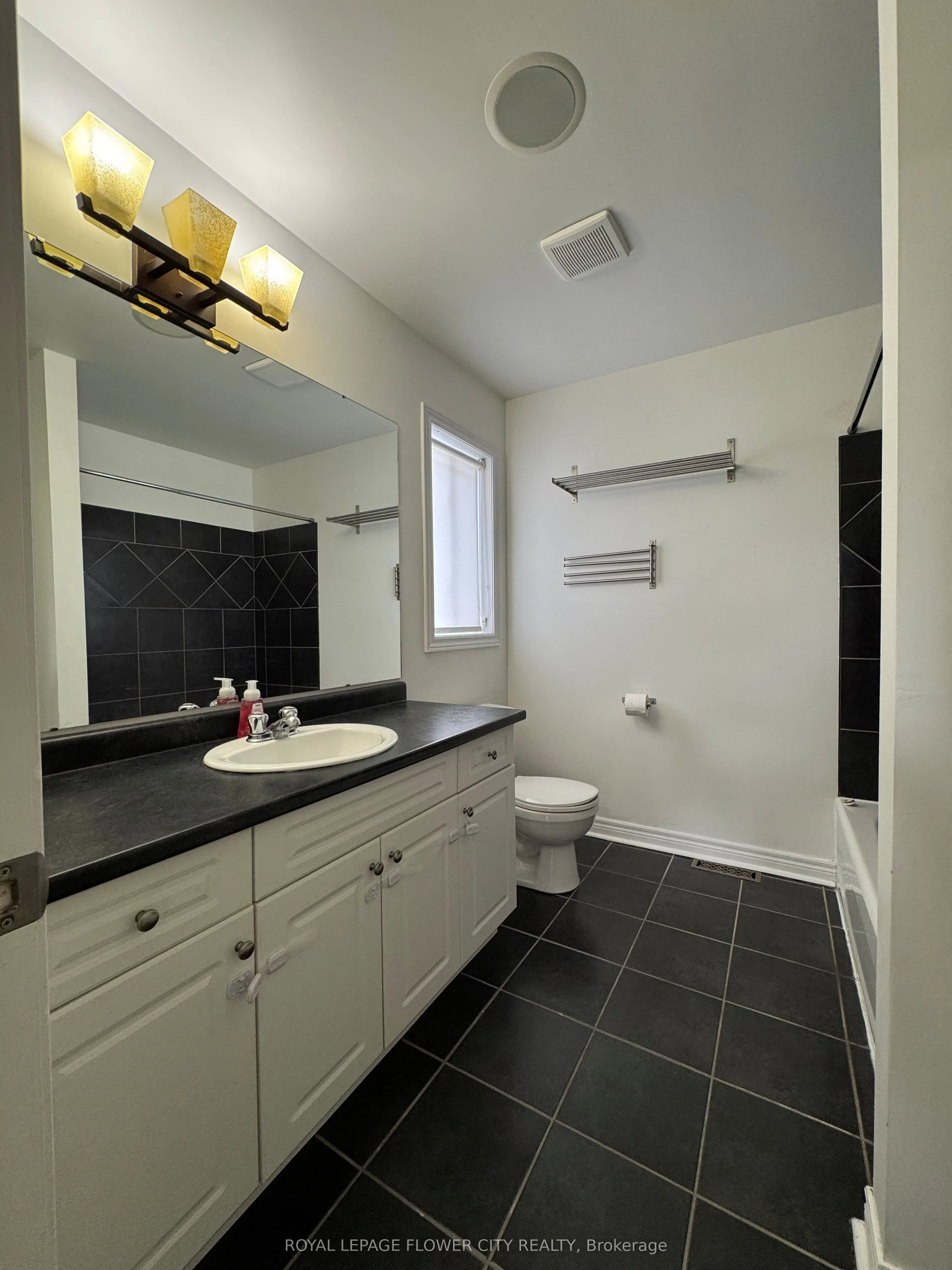 14 AVENUE EAST Avenue, #1462