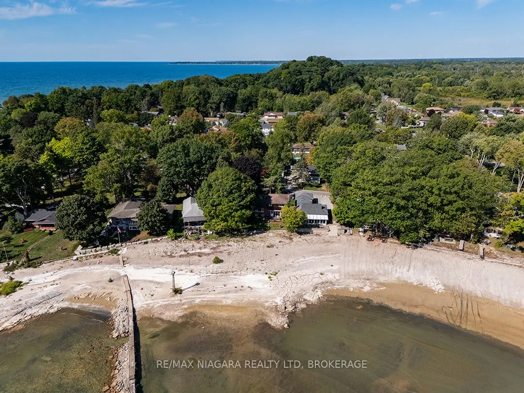31 Oakridge Crescent