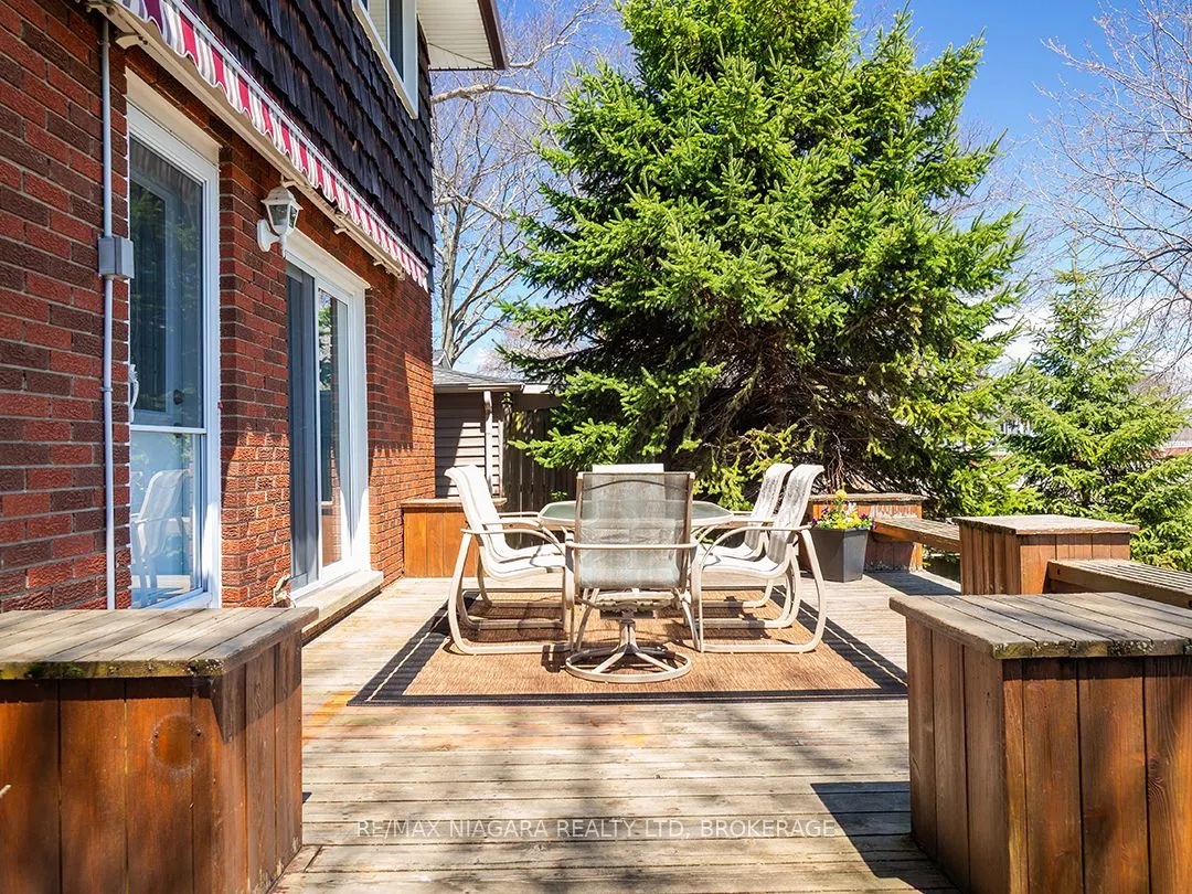 31 Oakridge Crescent