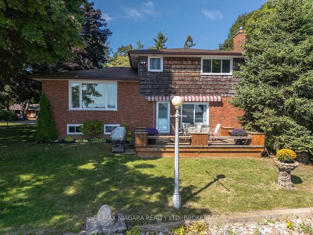 31 Oakridge Crescent