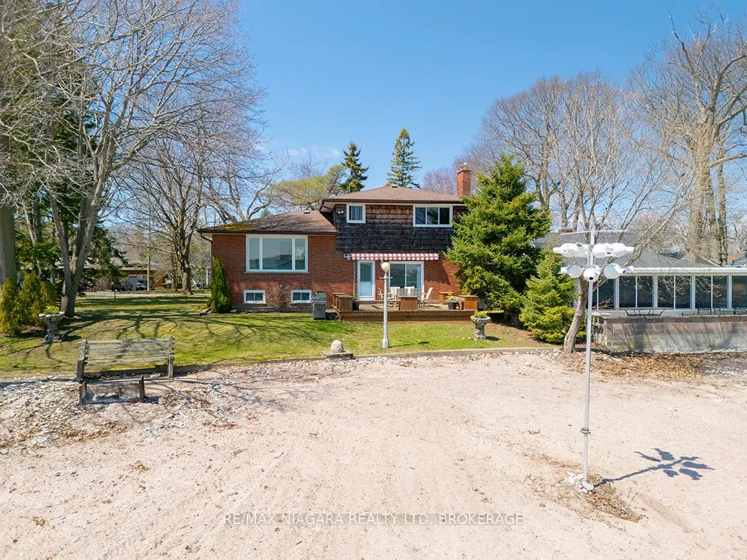 31 Oakridge Crescent