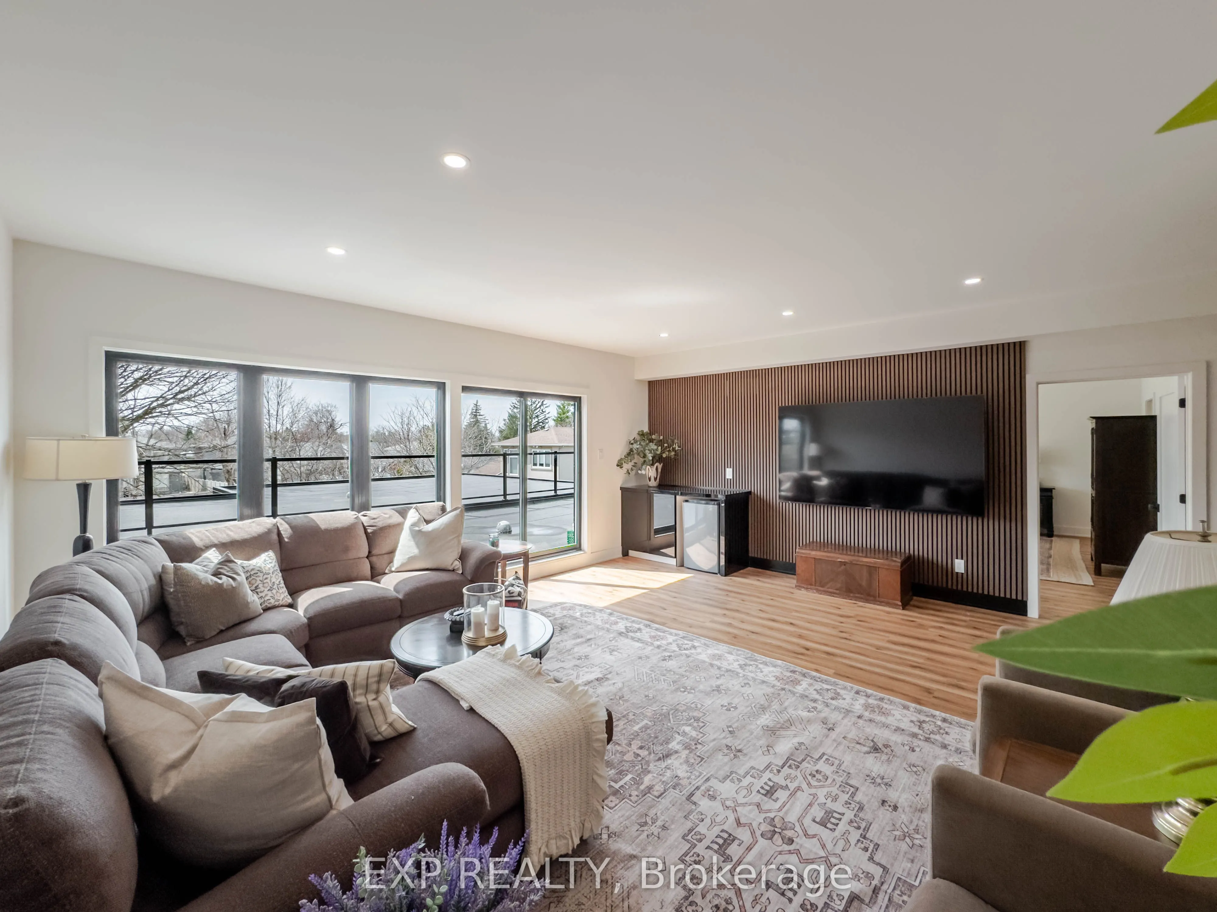 12A Viewmount Drive