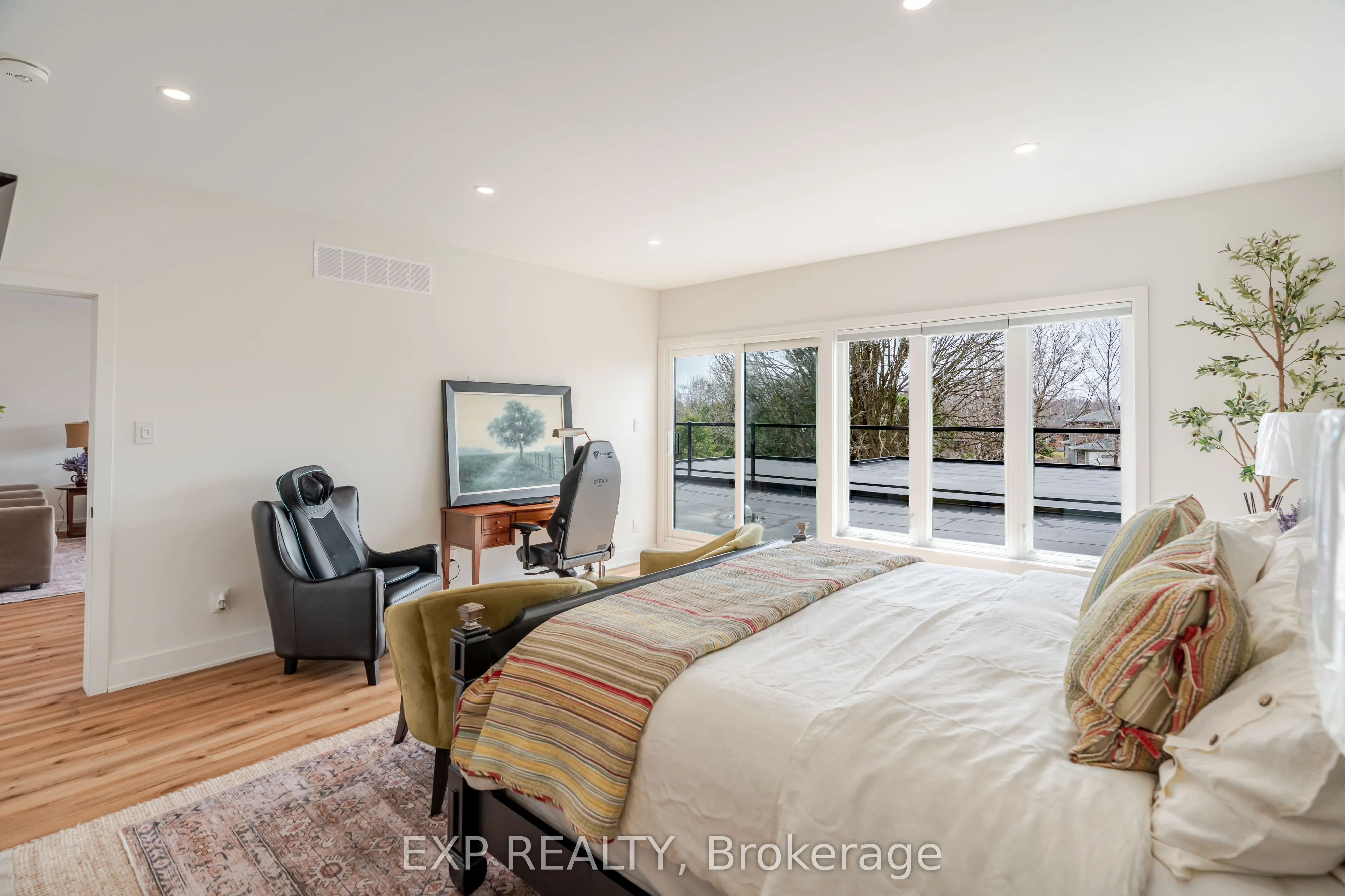 12A Viewmount Drive